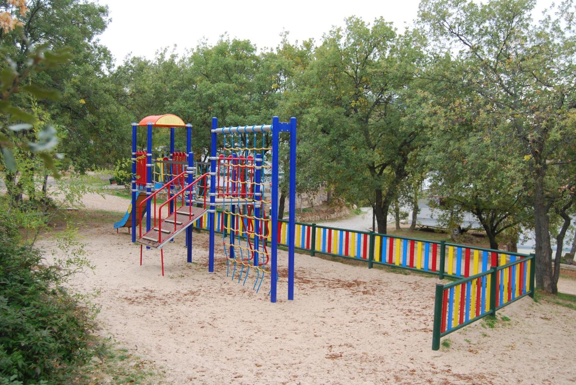 Camping De Cervera De Buitrago Exterior foto